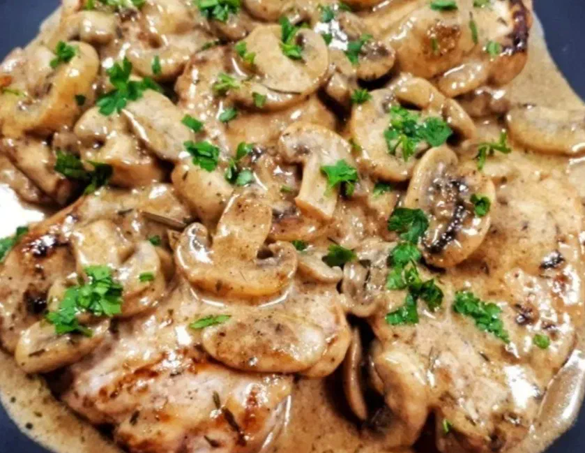 Chicken with creamy mushroom sauce