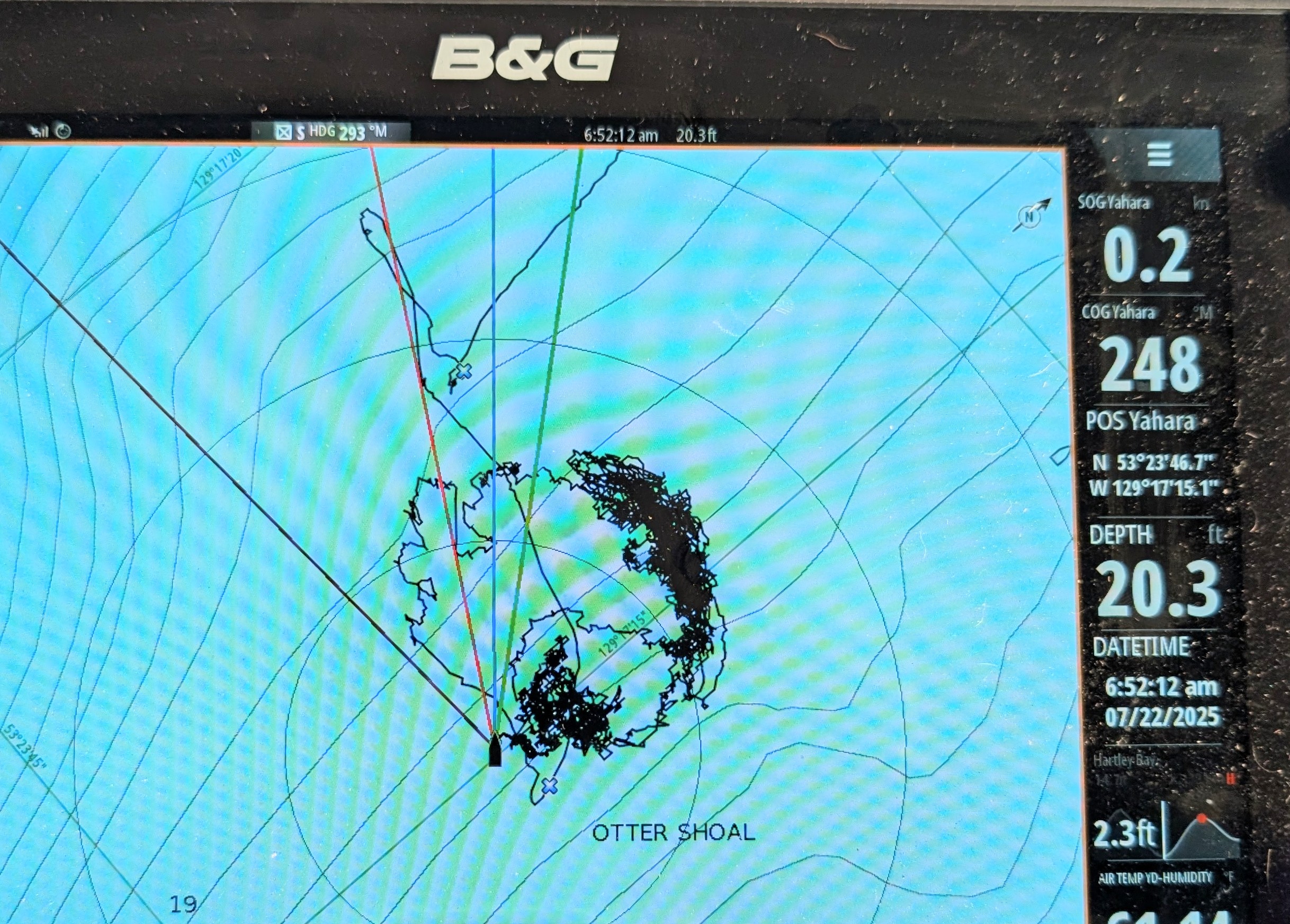 B&G chartplotter showing the swinging anchor track pattern at Otter Shoal